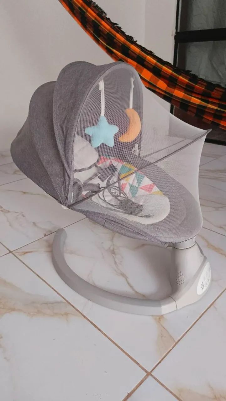 Cadeira de Balanço Elétrica Multifuncional Para Bebê Com Mosquiteiro - Foto 4