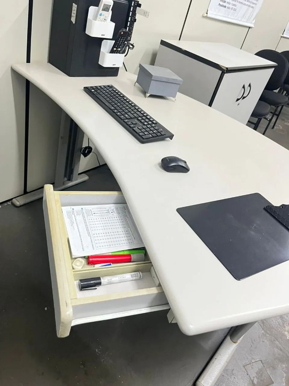 2 MESAS PARA ESCRITÓRIO GRANDES - Foto 2