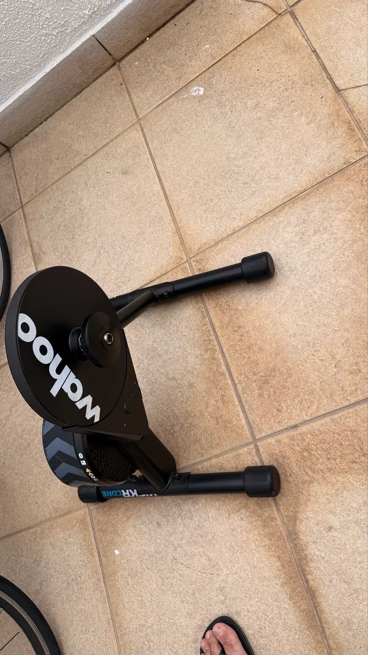 Rolo de treino Wahoo KIKCKR core zwift - Ciclismo - Jardim