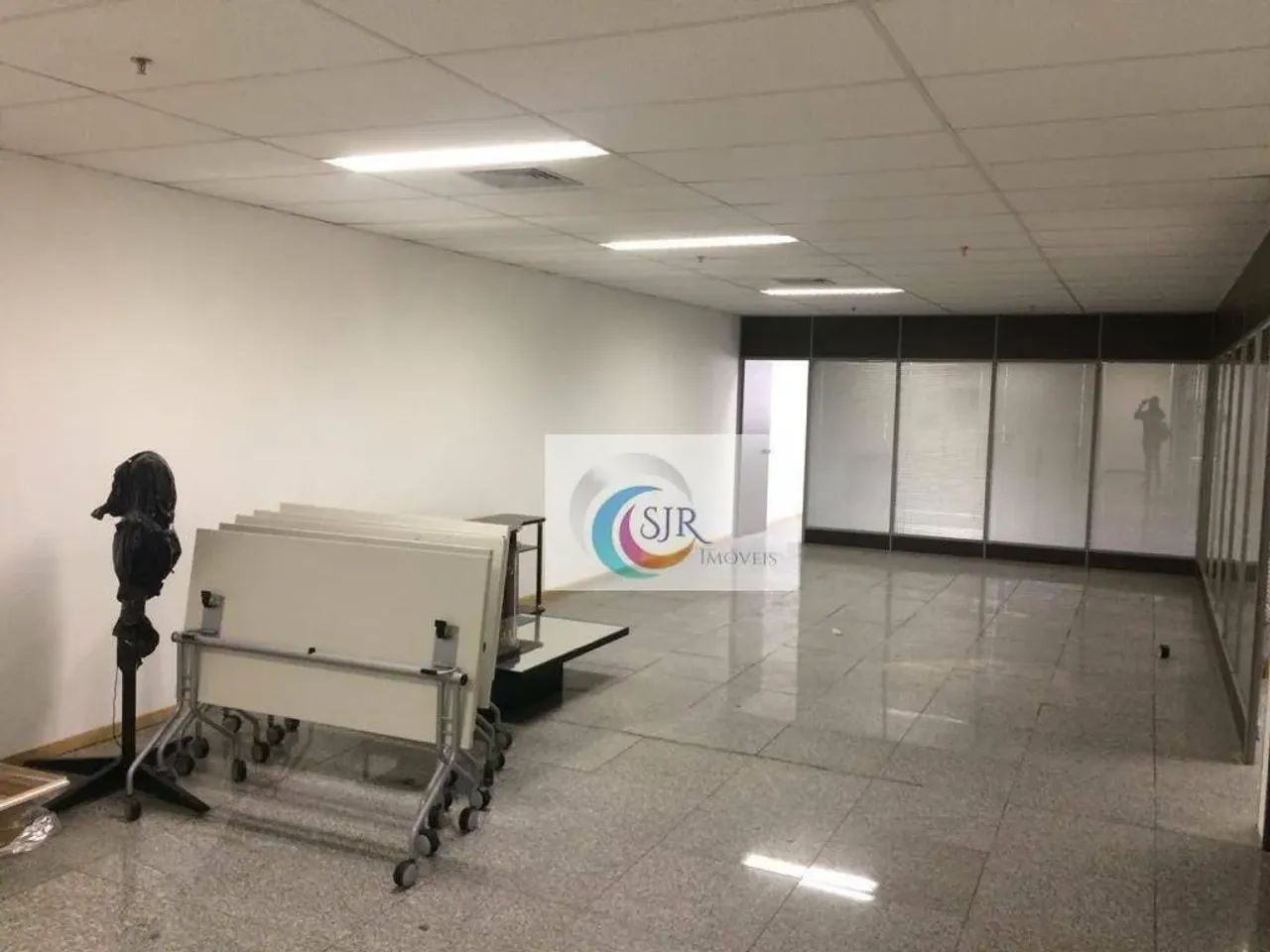 Conjunto comercial de 233 m² com 4 vagas - Foto 4
