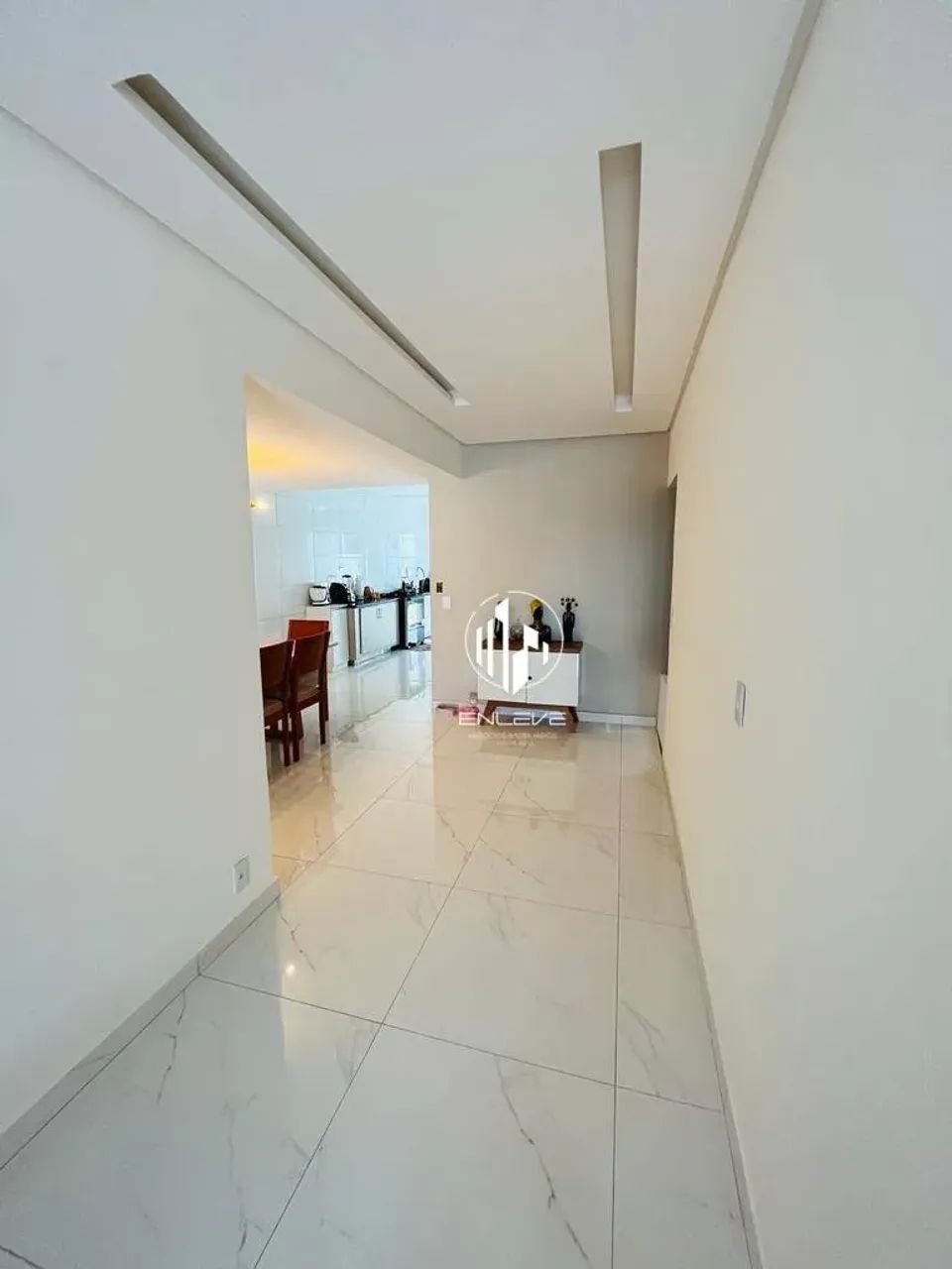 Casa de 260m2 com 4 Quartos + DCE e Piscina, no Altiplano - Foto 3