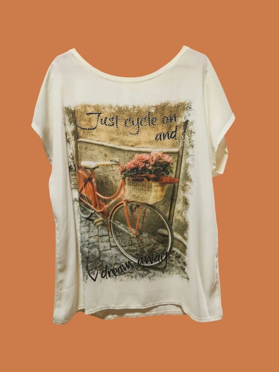 BLUSA CREME COM ESTAMPA E STRASS - Foto 2