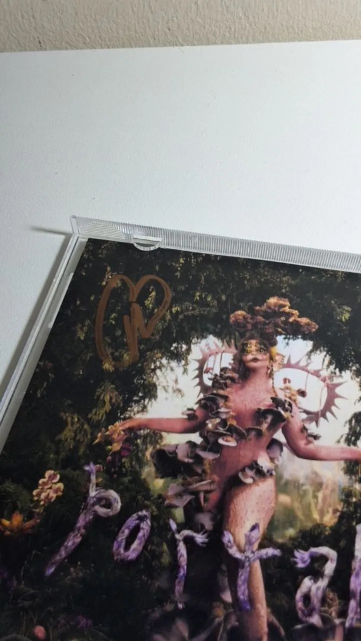 CD MELANIE MARTINEZ AUTOGRAFADO421229864263372801