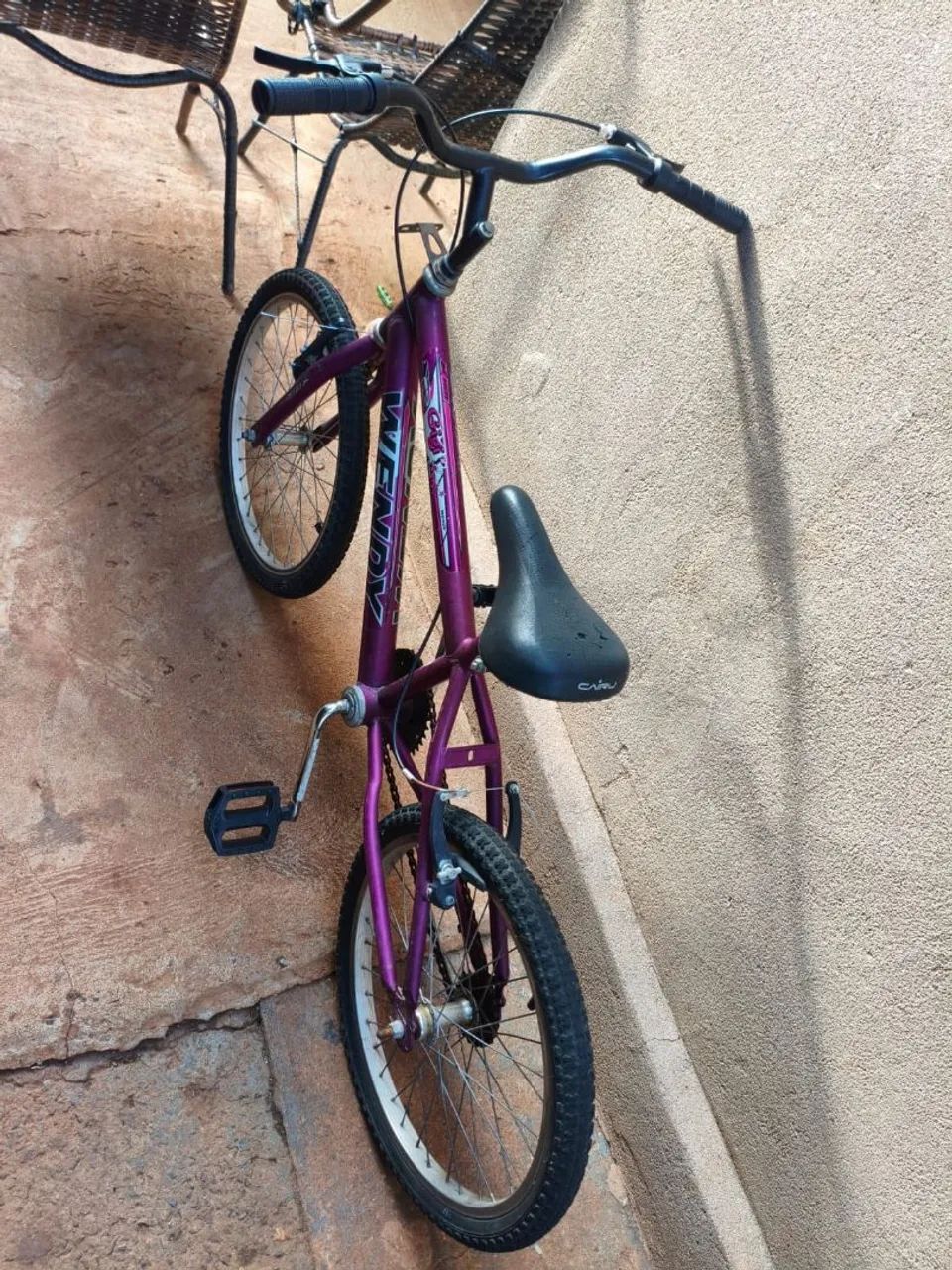 Vendo bicicleta roxa - Foto 5