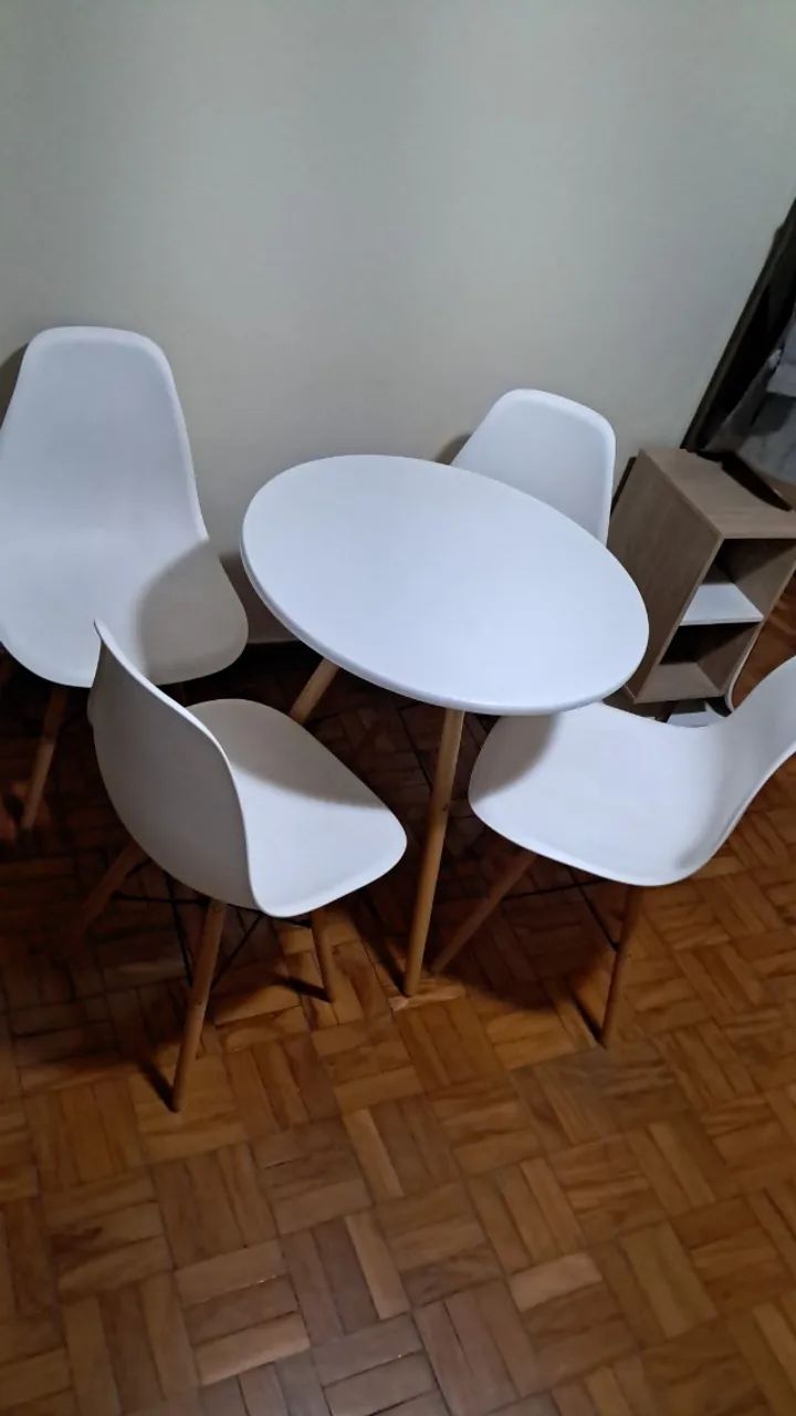 Mesa de Jantar com 4 Cadeiras - Foto 2