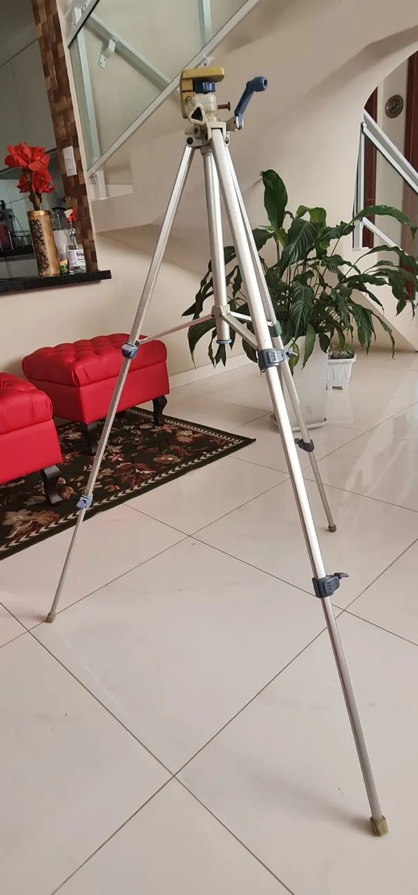 Tripé Profissional Para Celular Câmera ou Filmadora 120 cm Alumínio - Foto 2
