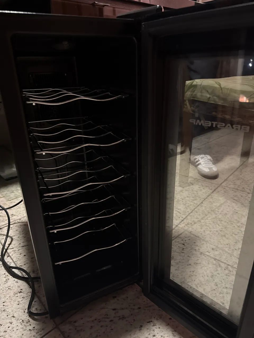 Adega Brastemp com defeito  - Foto 2