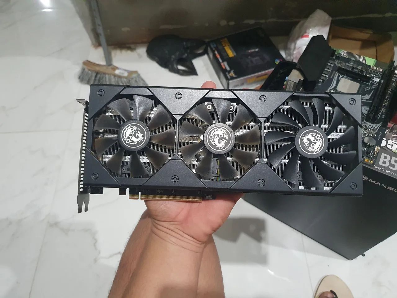 Placa de video rx 5700xt soyo