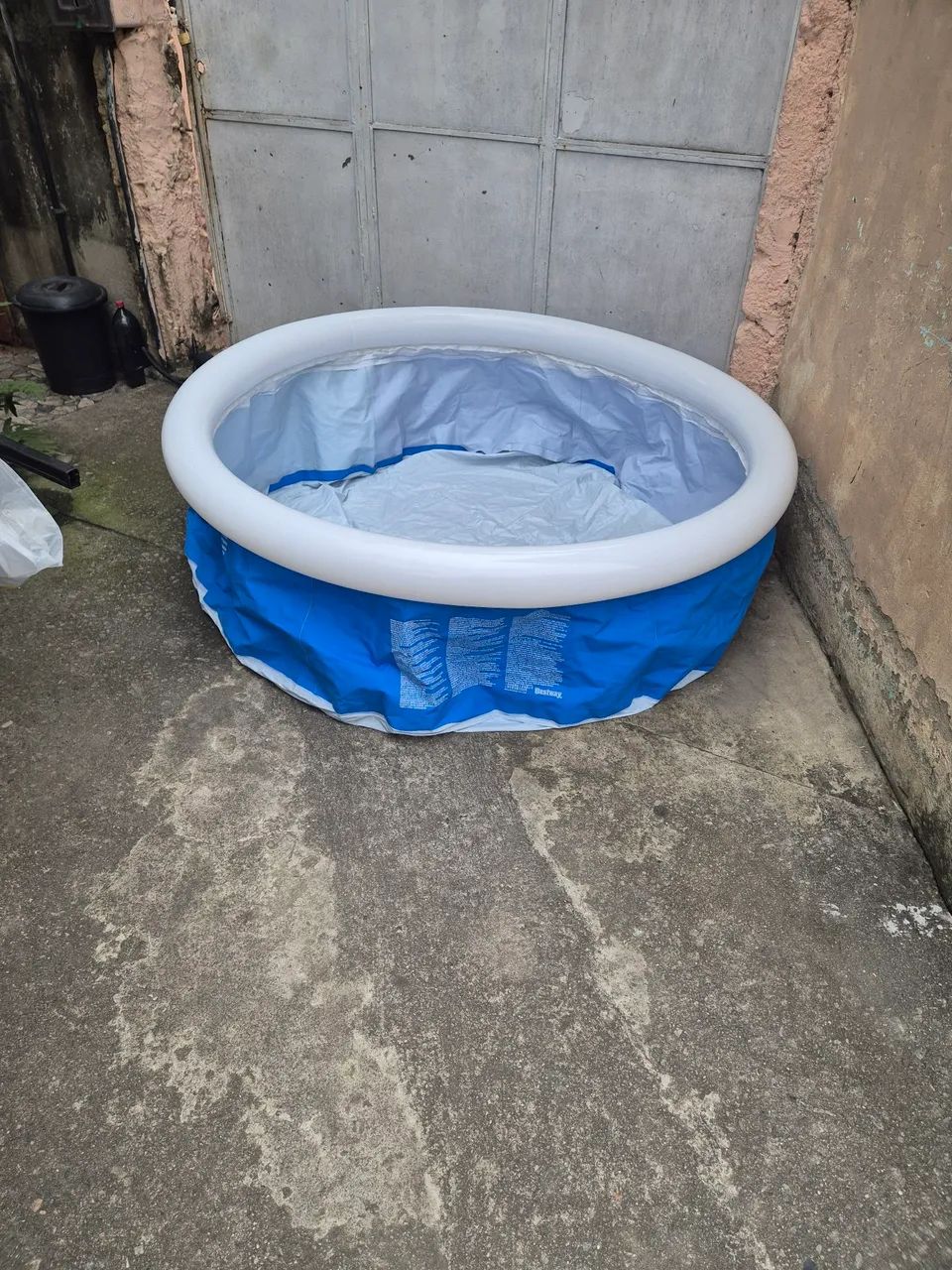 Piscina 2.900 litros Aceito trocas. 