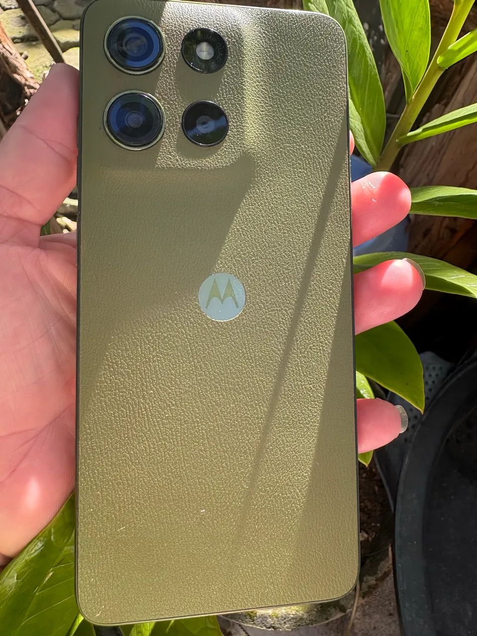 Estou vendo um celular só tem um ano de uso 
