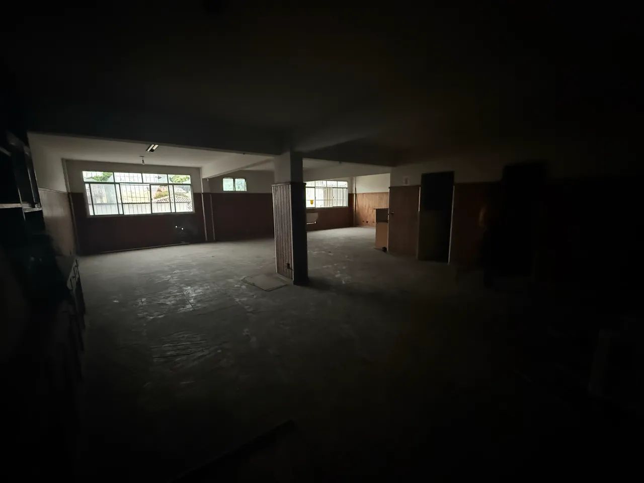 Alugo lojão com 300 m2 - Foto 2