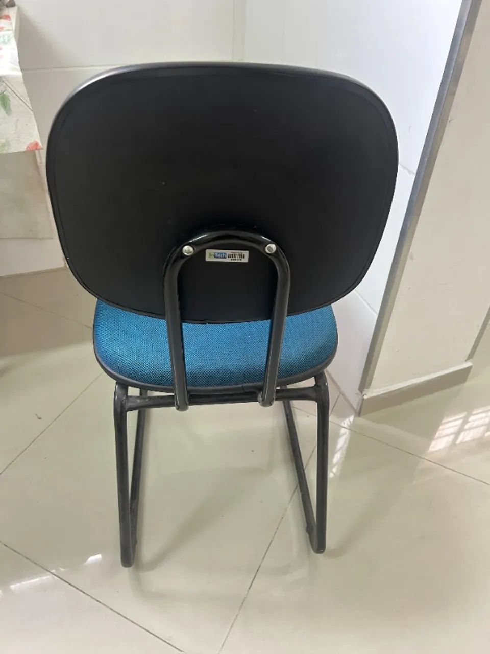 Cadeiras práticas e confortáveis - Foto 5