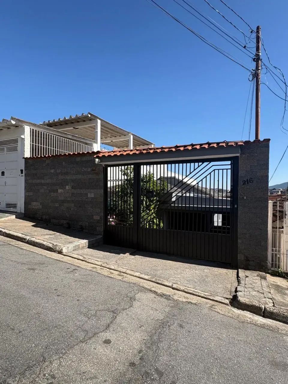 Casa Ampla com Edicula e Vaga para 6 carros - Foto 2