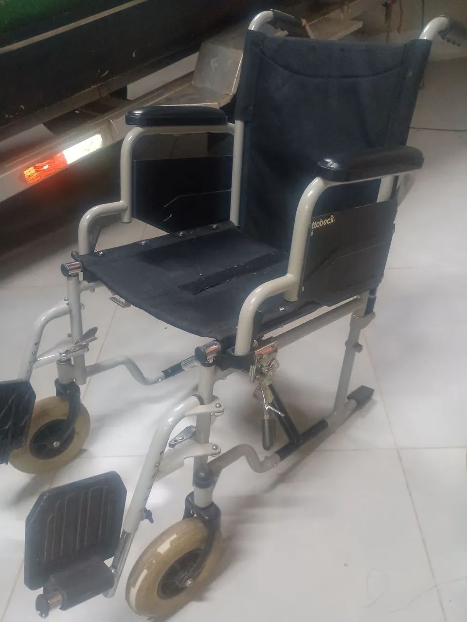 Vendo cadeira de rodas 