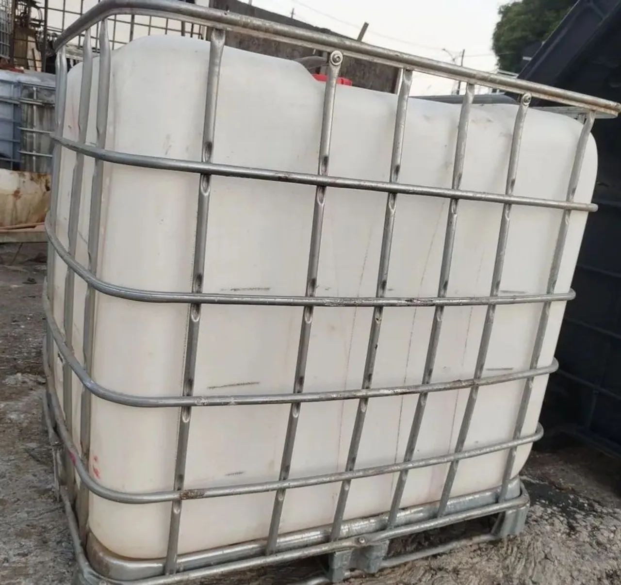 Reservatório de água IBC 1.000 litros seminovo - Foto 2