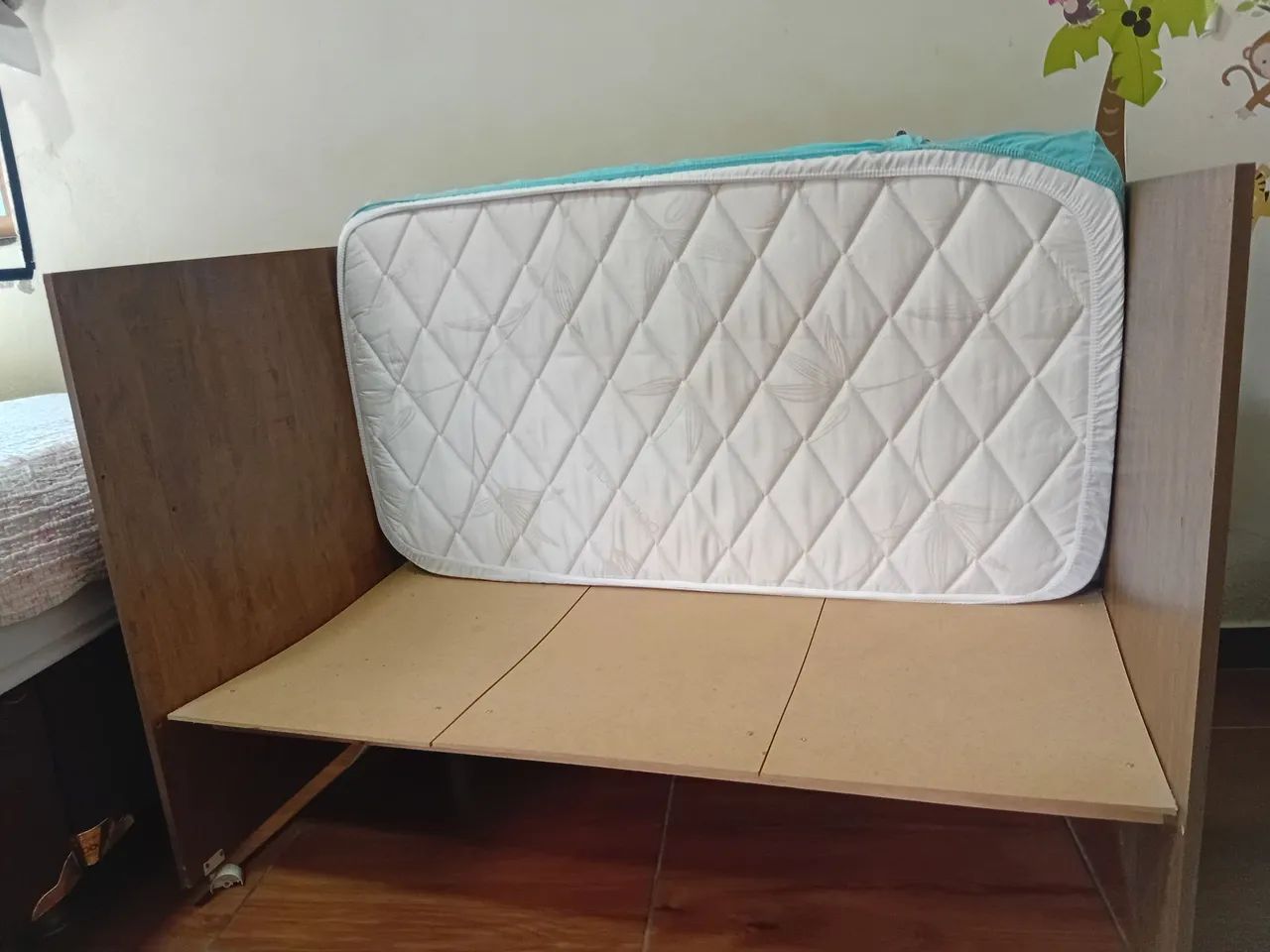 Berço Mini Cama Gabi da Carolina Baby Intacto Grades Removíveis que não machucam ao bater - Foto 4
