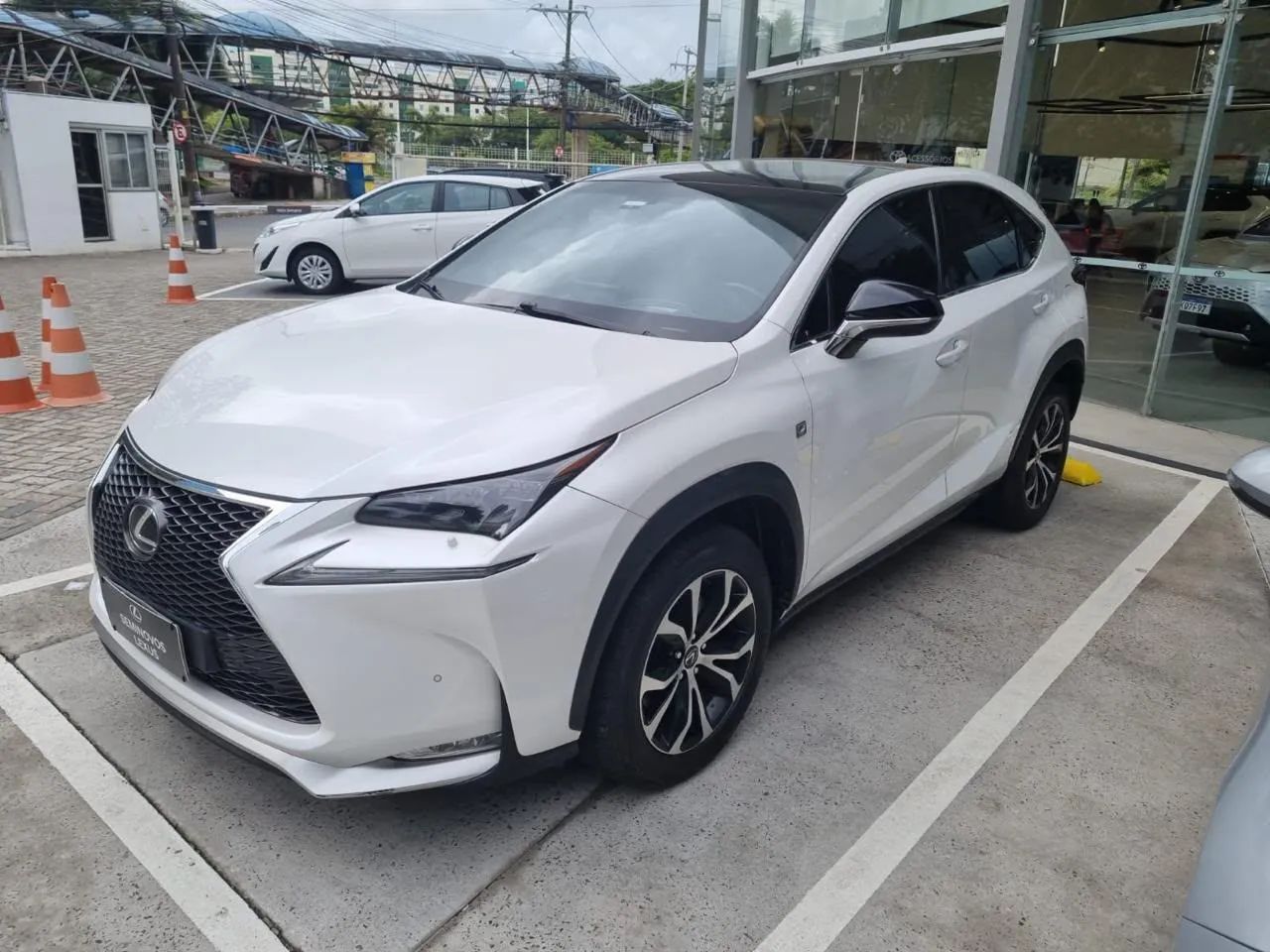 Lexus NX-200T F-sport 2.0 16V 238cv Aut. 2016