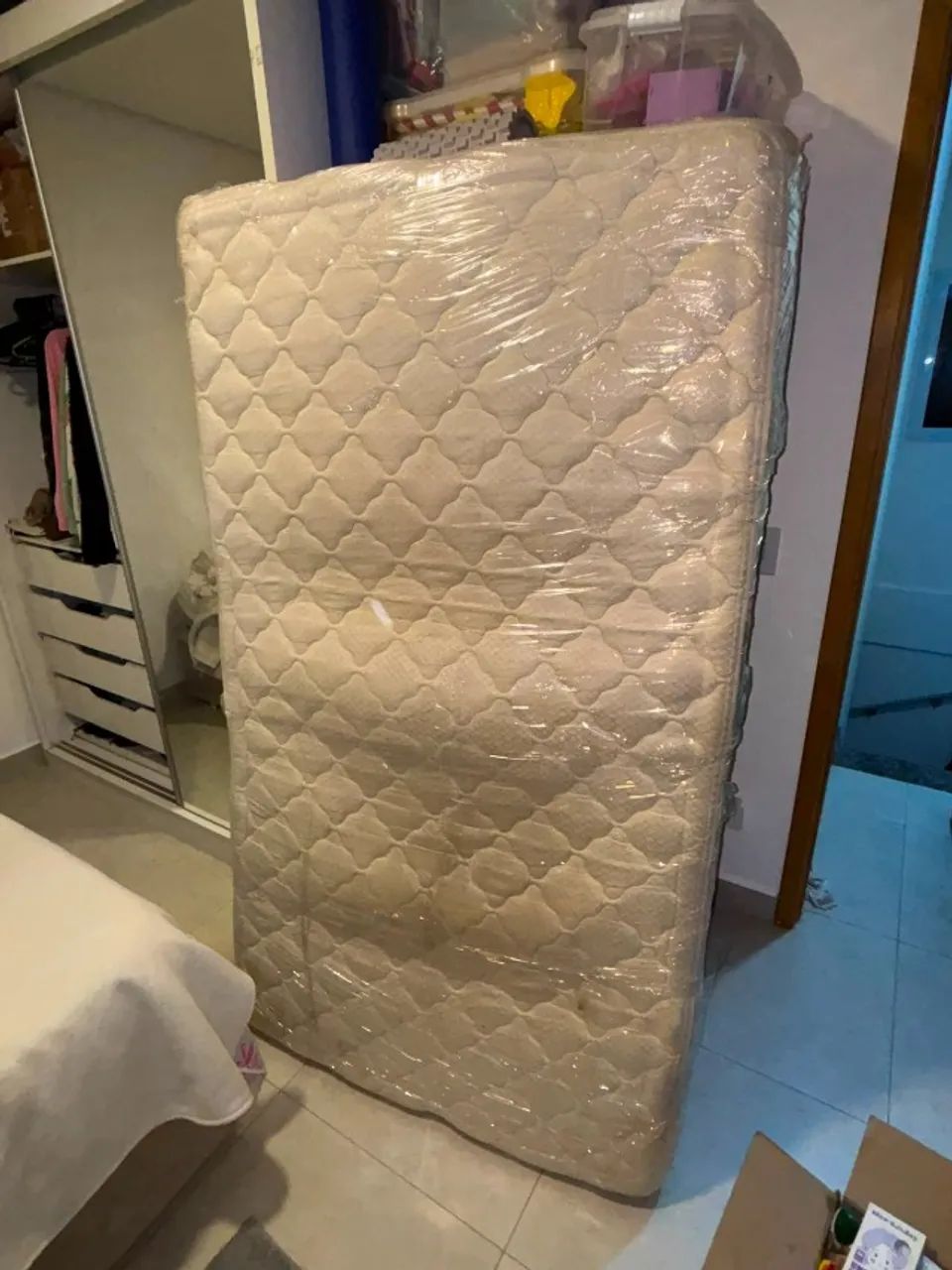 Cama e colchão de viúva branco - Foto 2