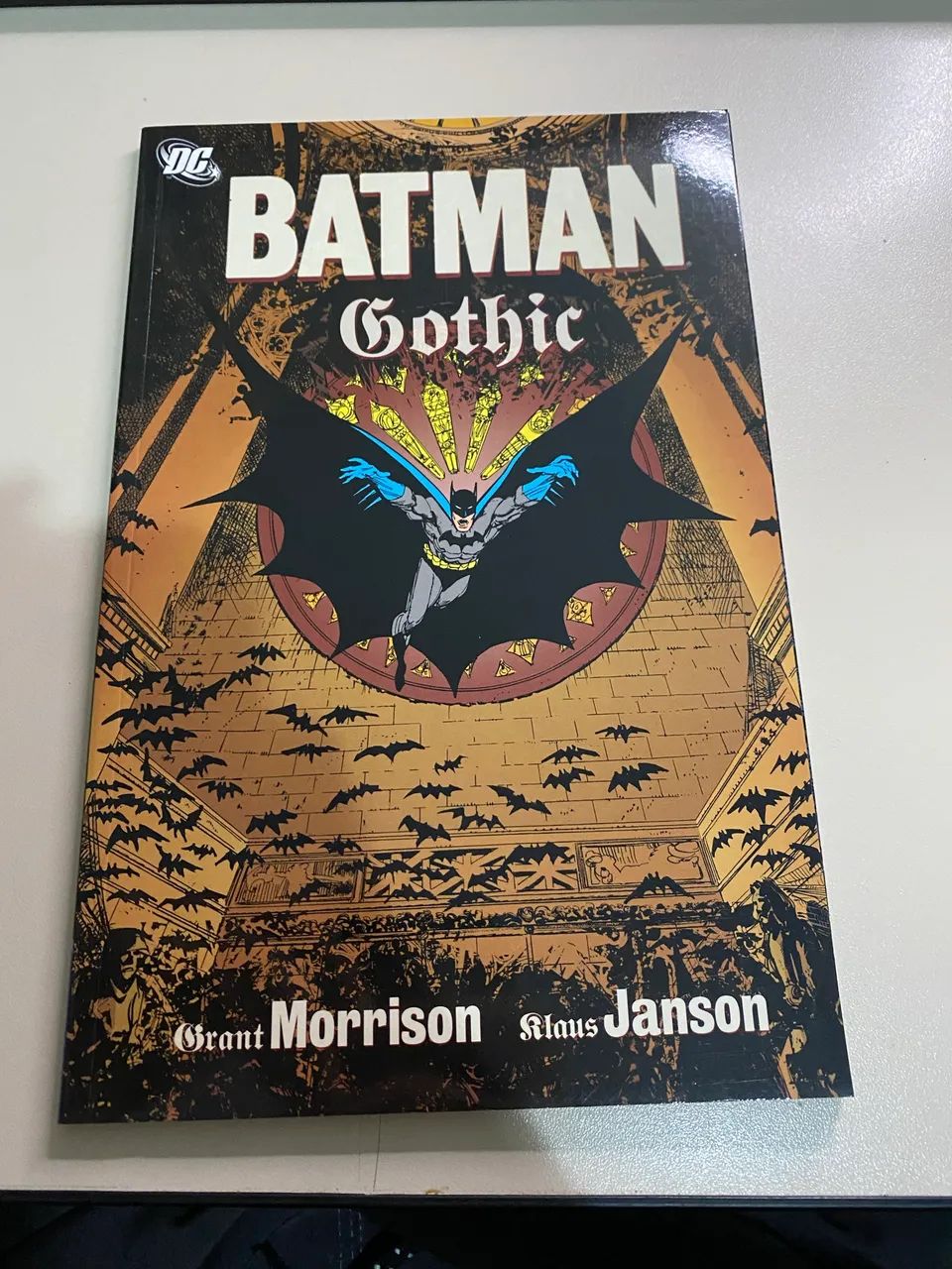Batman Gothic - Grant Morrison, Klaus Janson (INGLÊS)