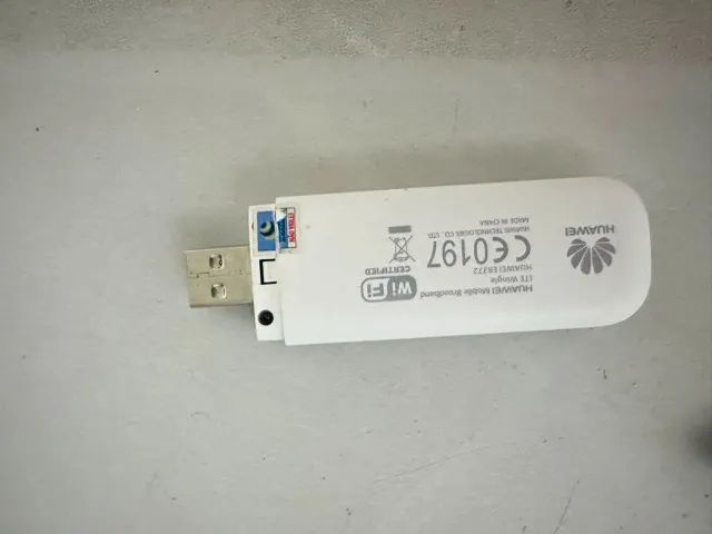 Modem USB 4G com Wi-Fi Huawei - Excelente Estado (Desbloqueado/Pega em qualquer operadora) - Foto 3