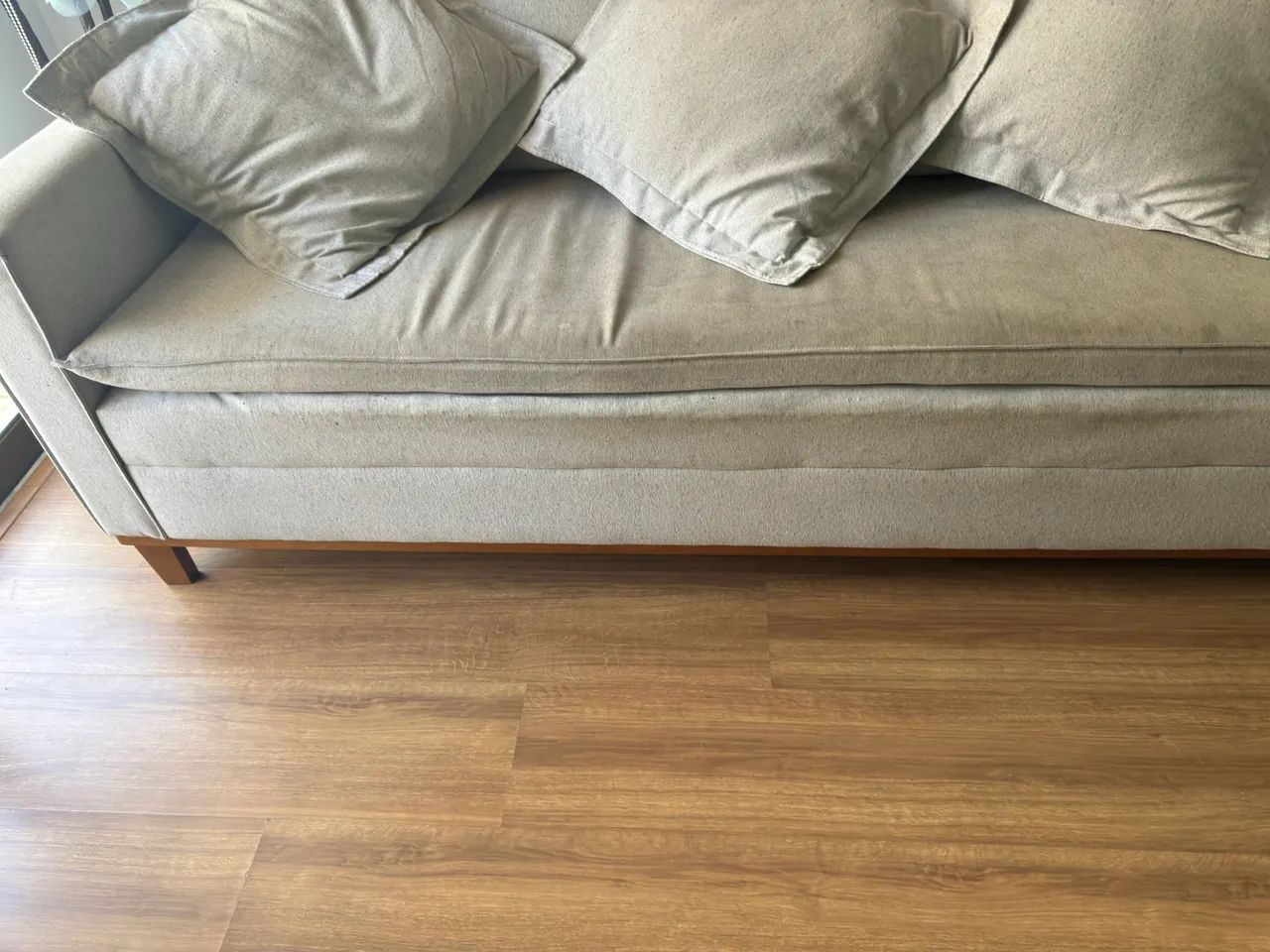 Sofá 3 lugares467355610781460483
