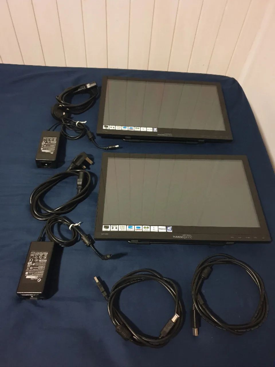 2 Monitores Hannspree Touch Screen 15.6 