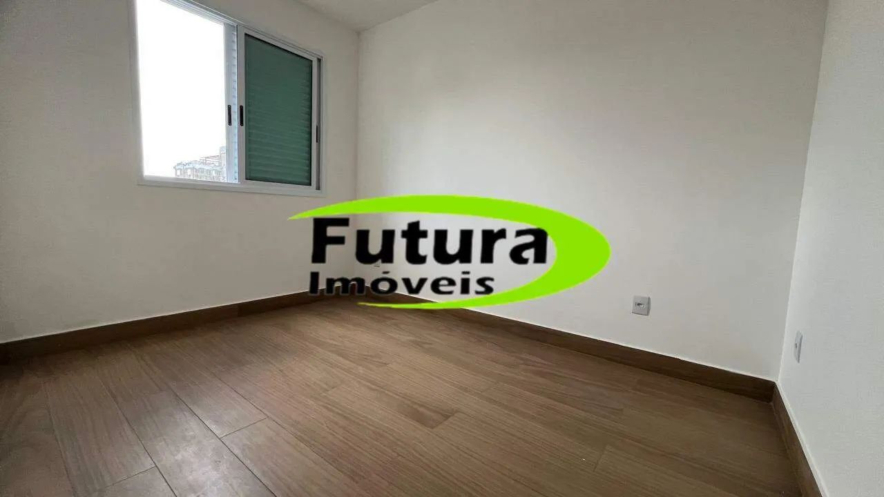 Excelente Apartamento de três quartos, suite e duas vagas - Foto 5