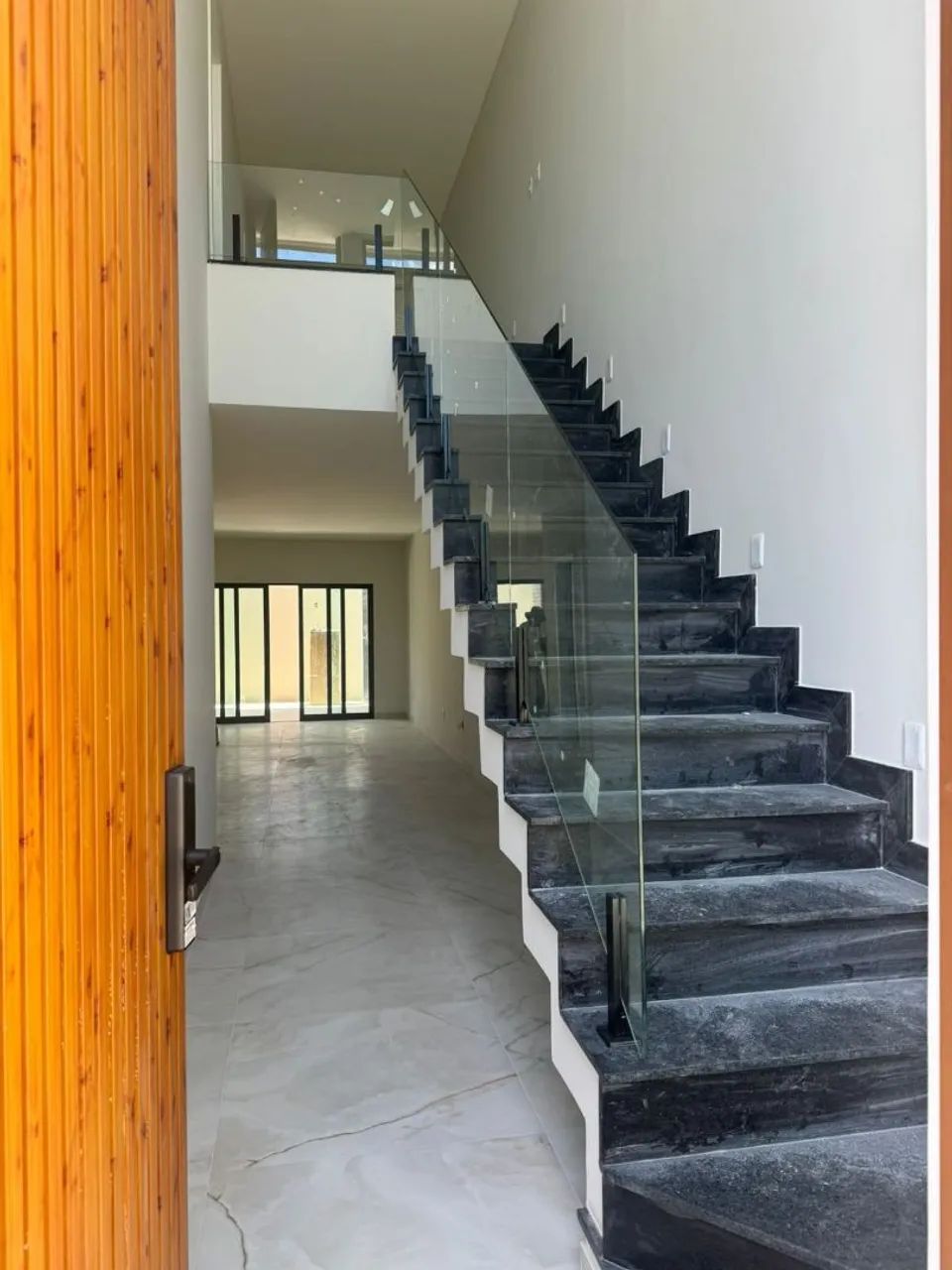 Vendo duplex 3/4 sendo duas suítes no sim - Foto 4