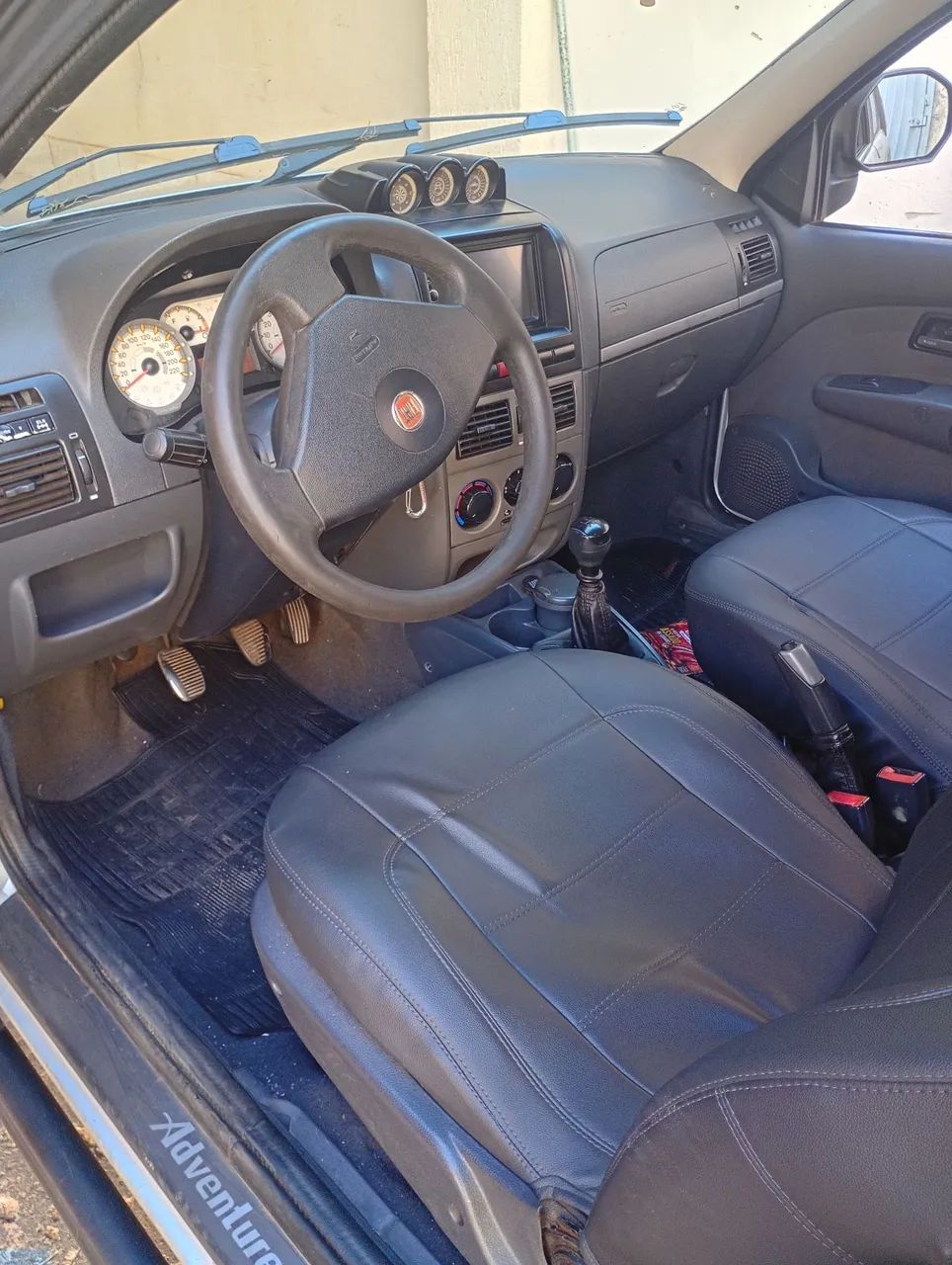 Fiat Strada Adventure1.8/ 1.8 Locker Flex CD 2012 - Foto 4