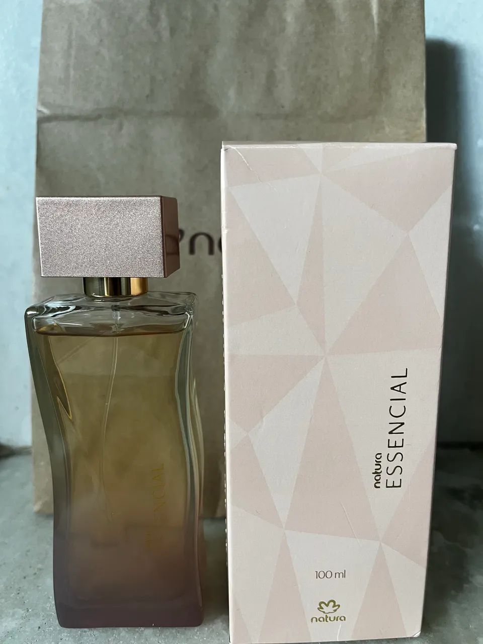 Perfume Essencial.