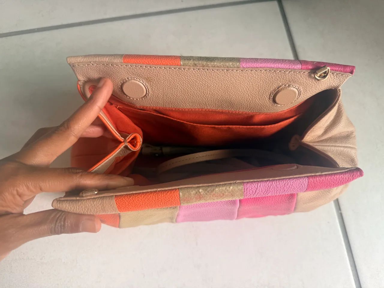Bolsa de couro colorida Arezzo  - Foto 4