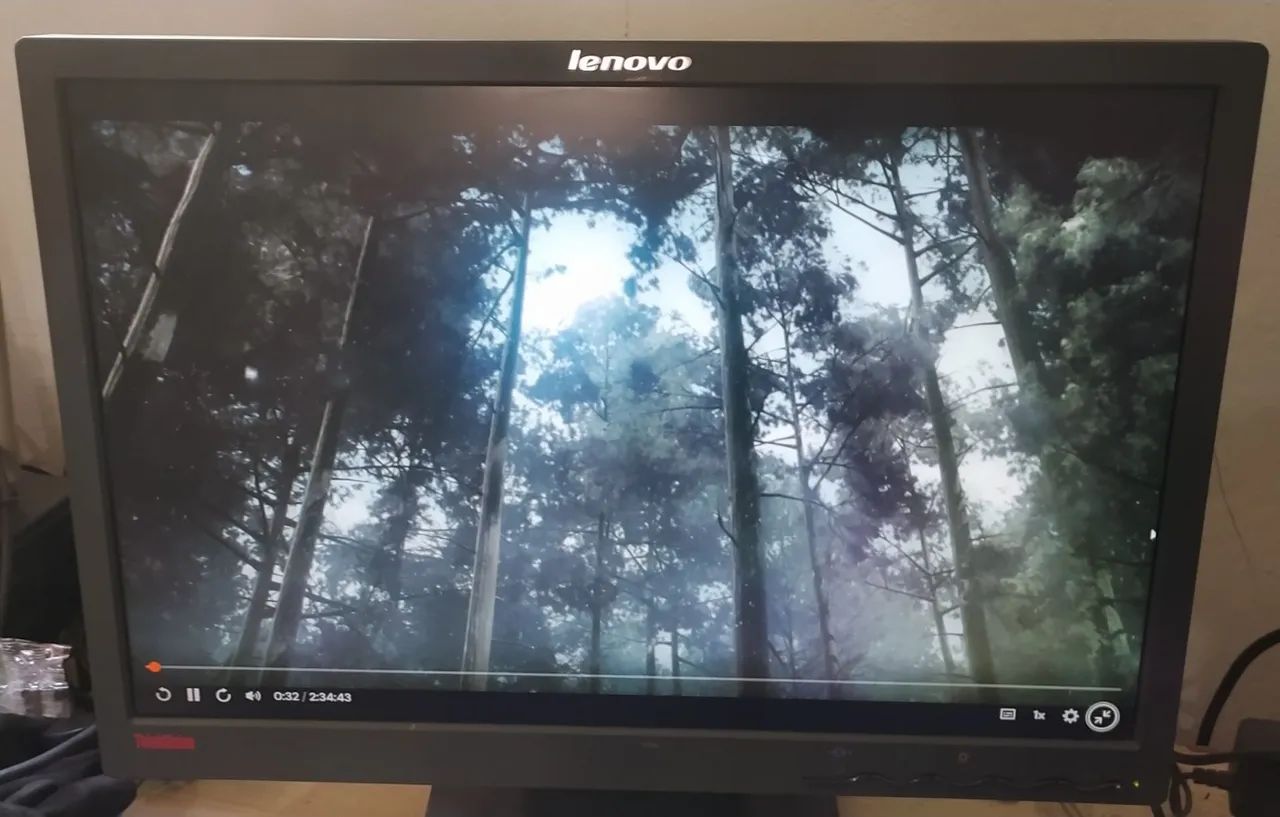 Monitor Lenovo 19 polegadas