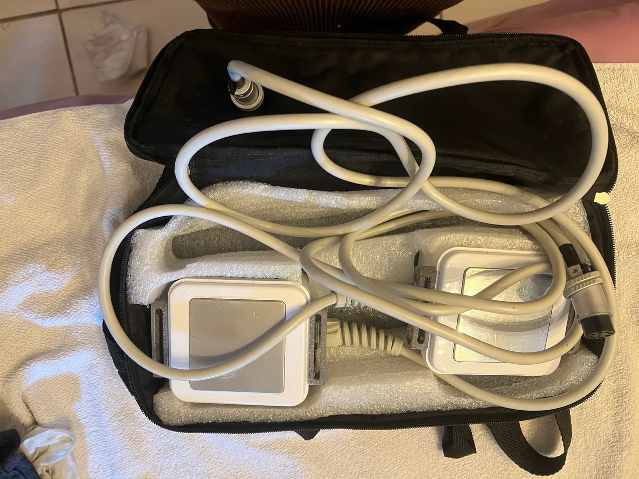 Criolipolise com 6 placas funcionando perfeitamente máquina impecável  com Nota fiscal  - Foto 3