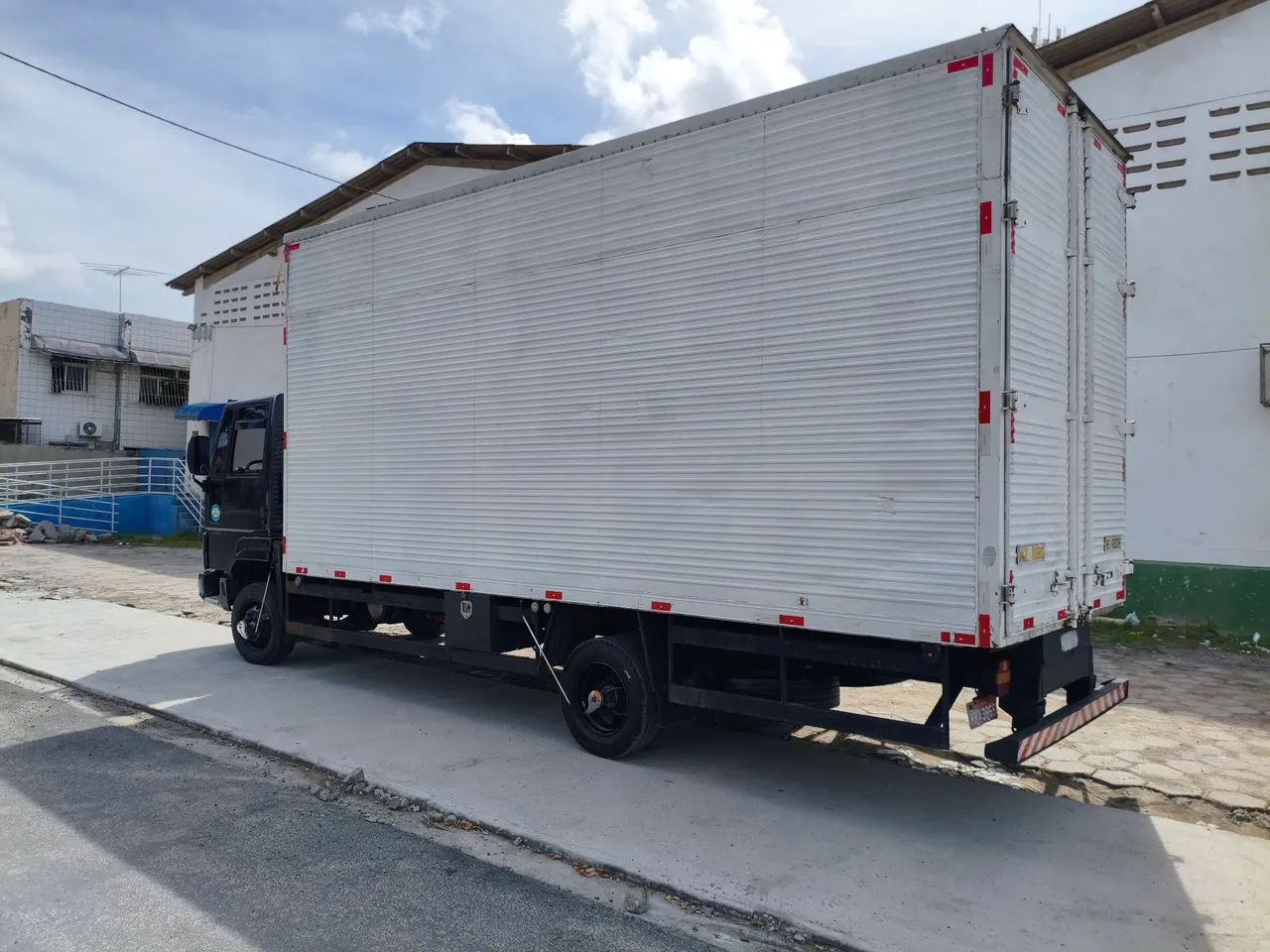 Ford Cargo 815s Ano 2004 - Foto 3