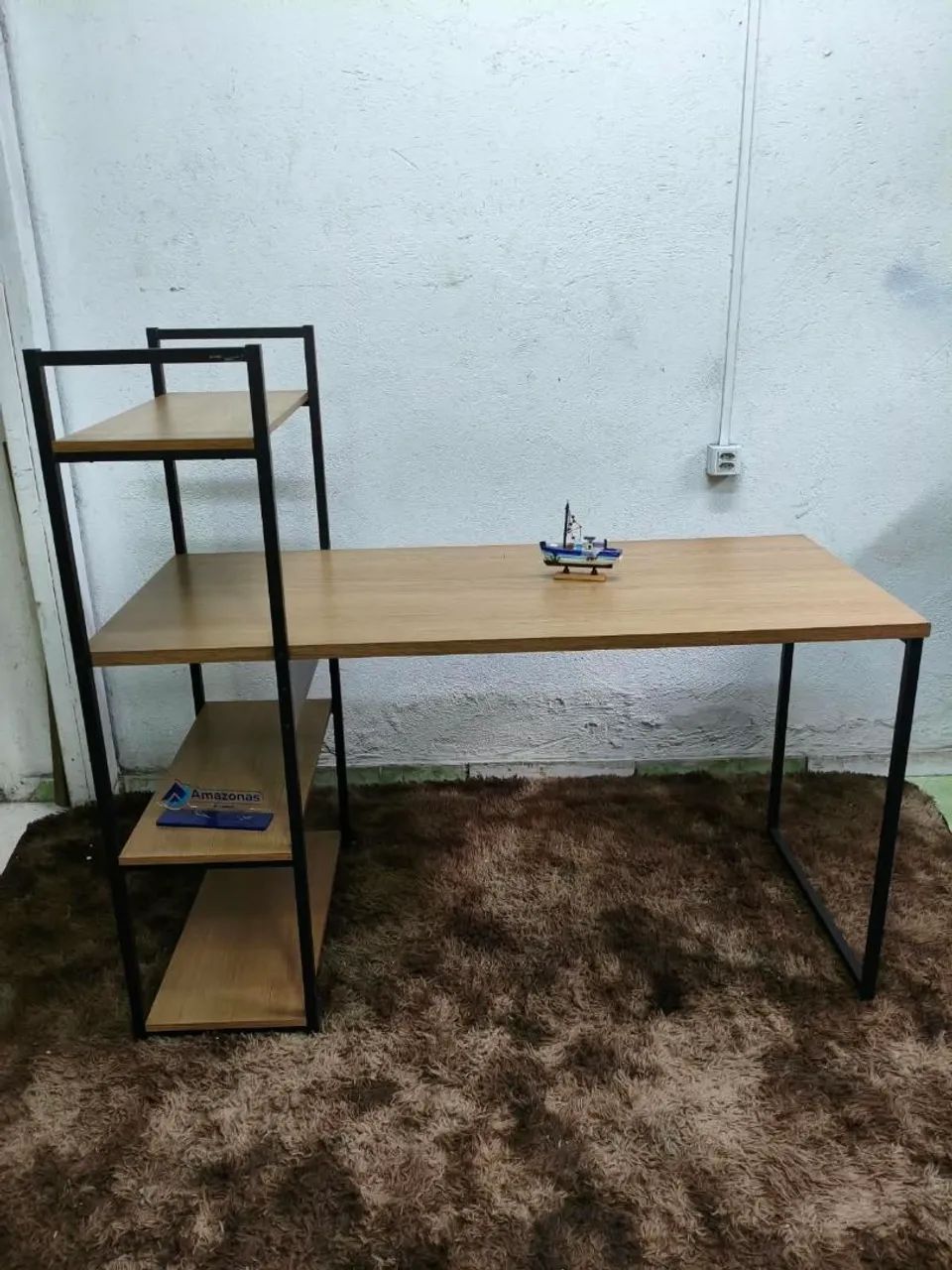 Mesa para Escritório com Estante - Usada  - Foto 2