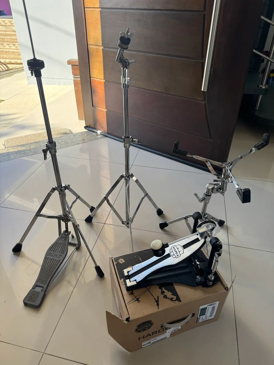Vendo ferragens de bateria