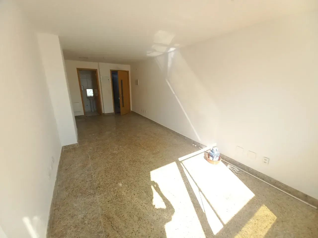 Ótima sala comercial de frente com 25 m² e banheiro privativo. - Foto 5