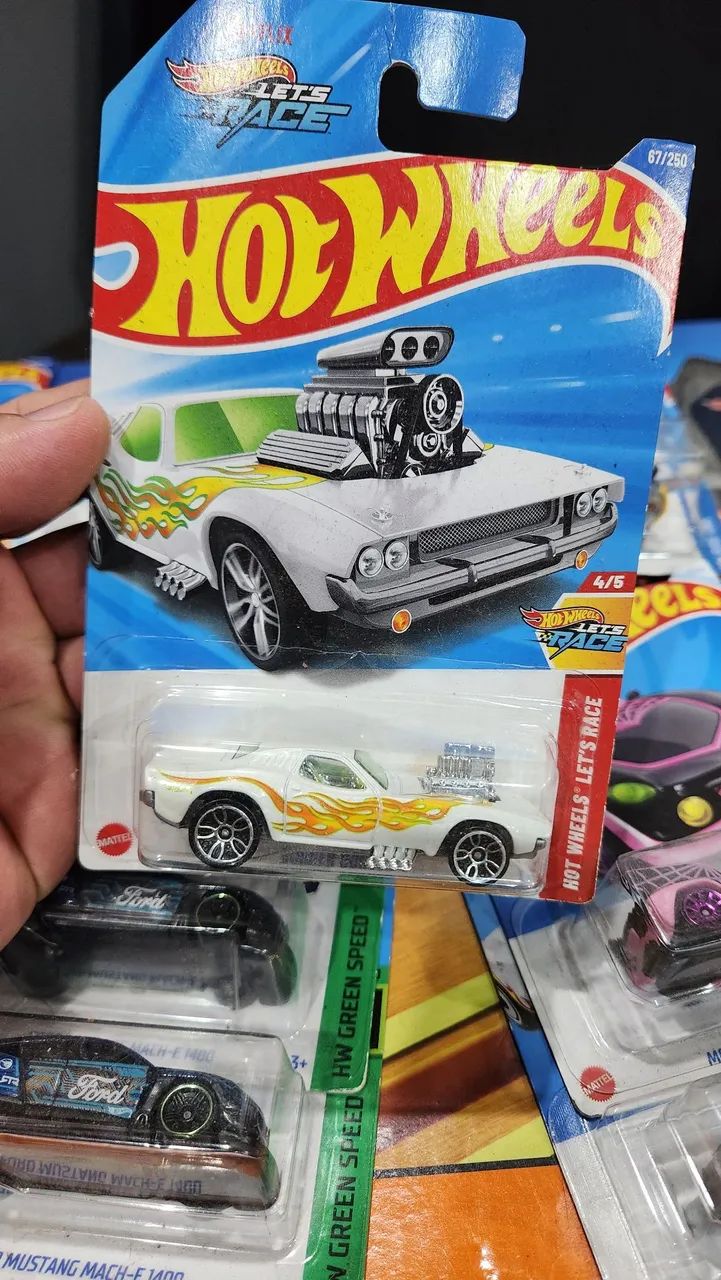 Carrinhos TH Hotwheels chame no chat - Foto 3