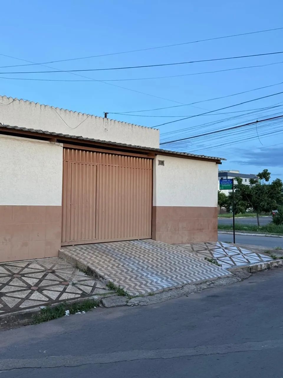 Vendo lote  comercial  de esquina com duas casas
