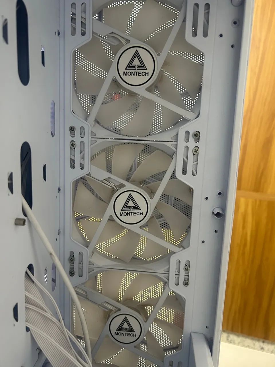 Gabinete Montech X3 Mesh com 4 fans  ( Avaria ) - Foto 3
