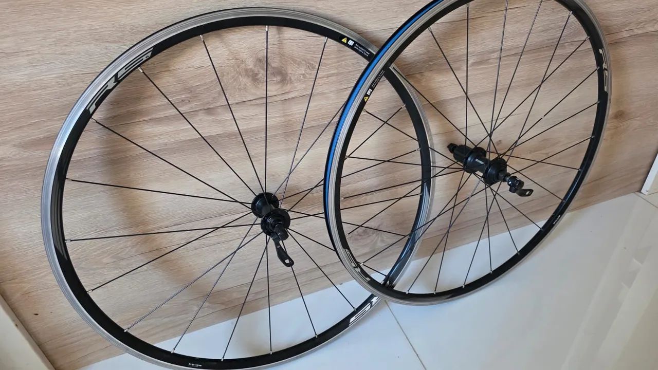 Rodas Shimano RS010-1,8kg