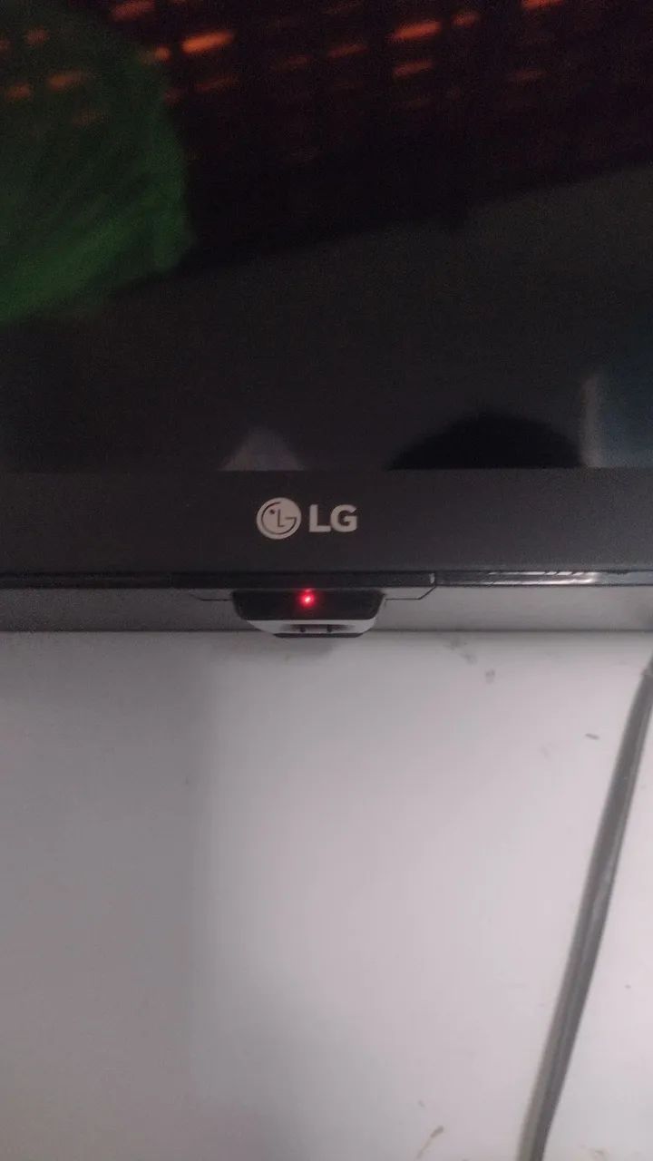 Tv LG 32 polegadas tela com defeito. Imagem não aparece 