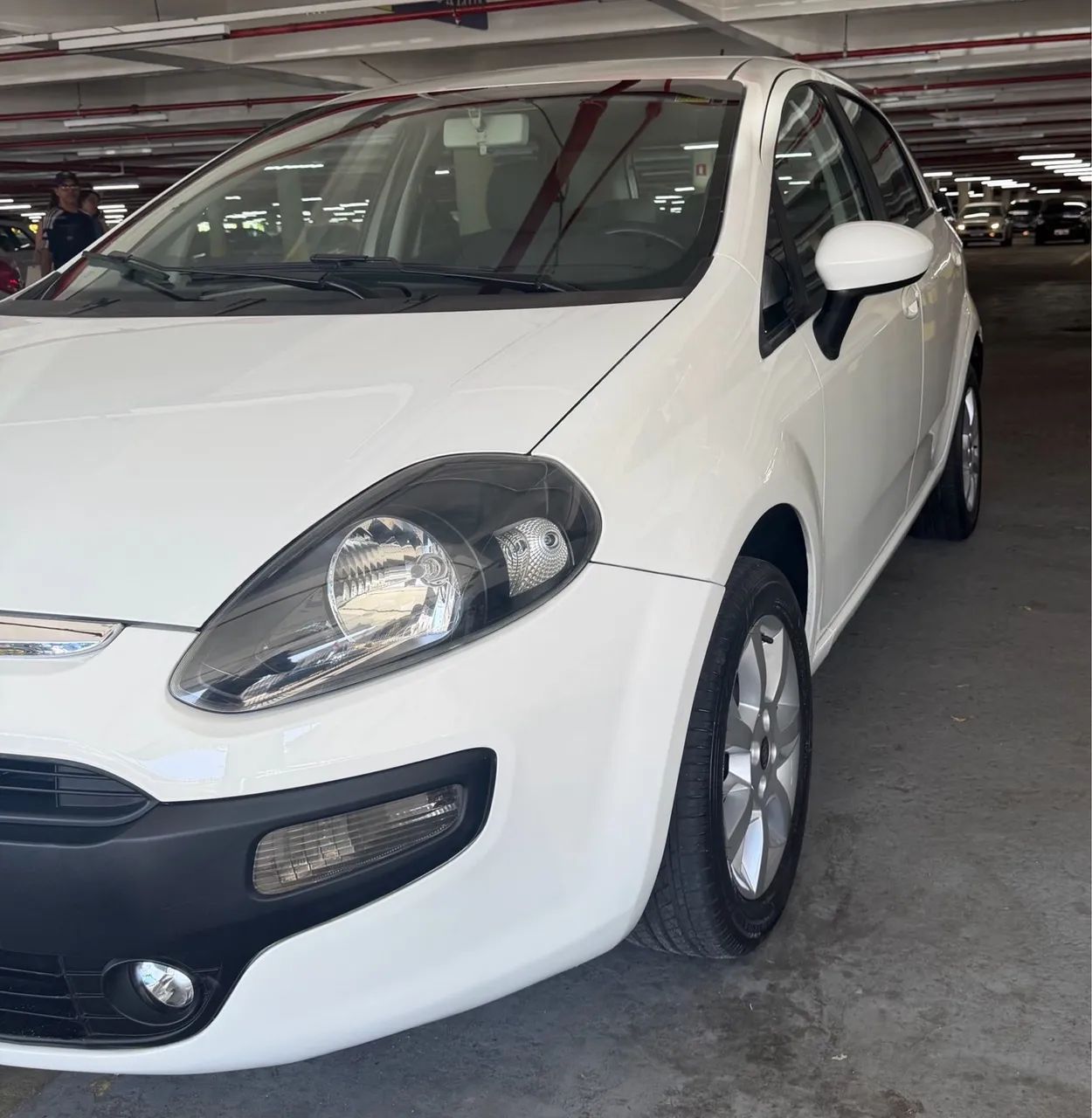 Fiat Punto Attractive 1.4 Fire Flex 8V 5P 2013 - Foto 2