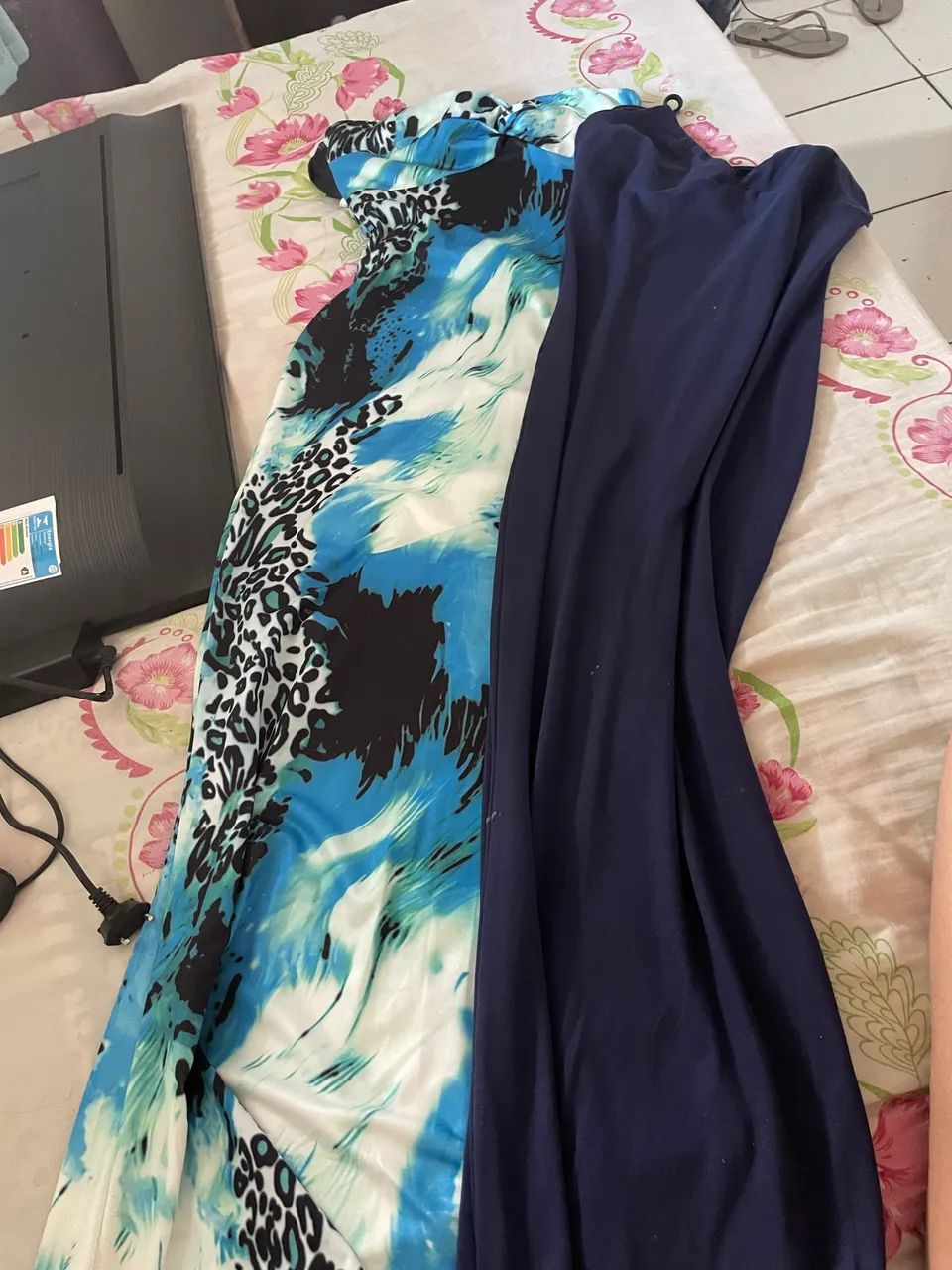 dois vestidos lindos SHEIN