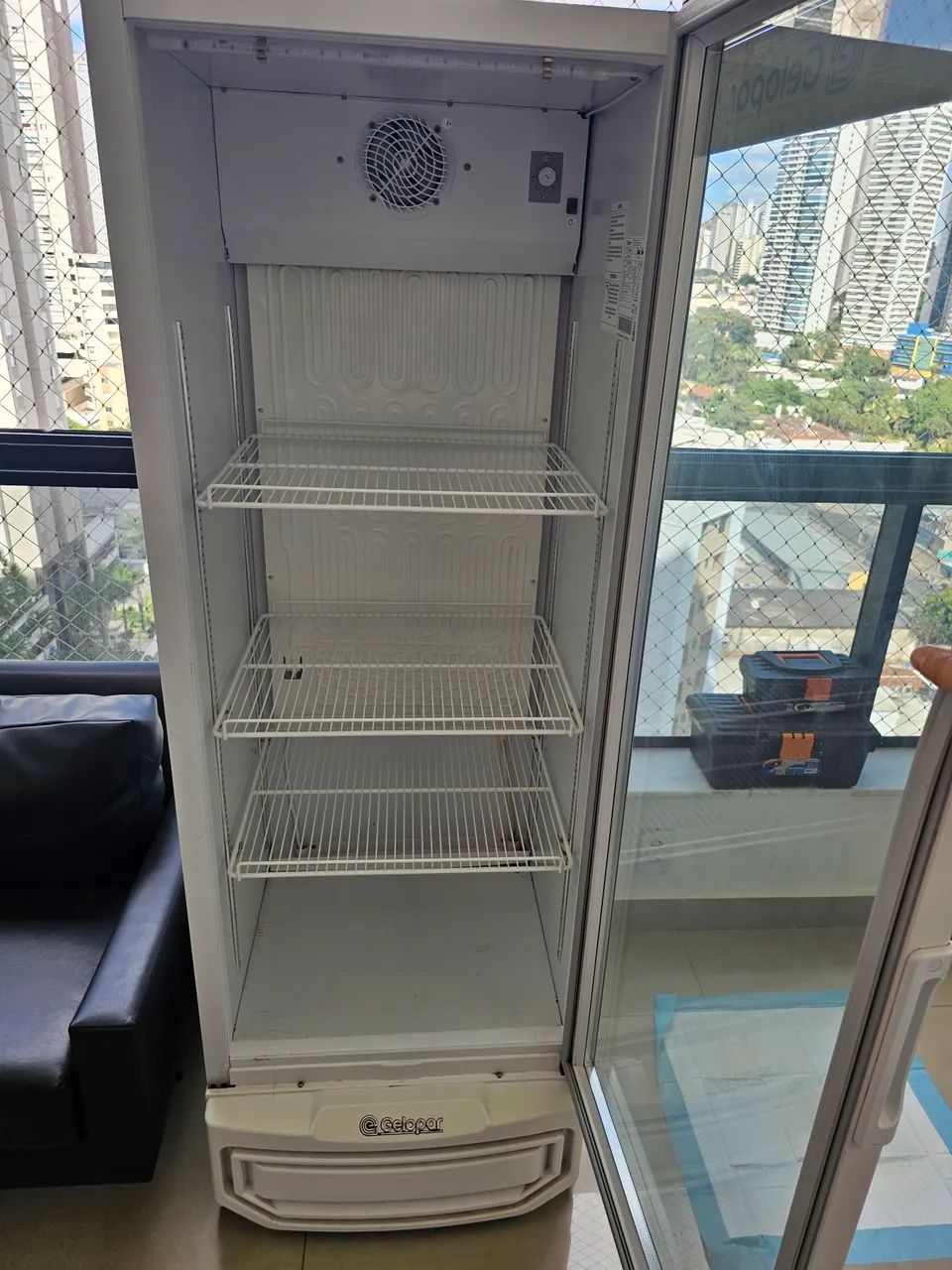 Expositor Vertical Gelopar GPTU-40 - Linha Turmalina