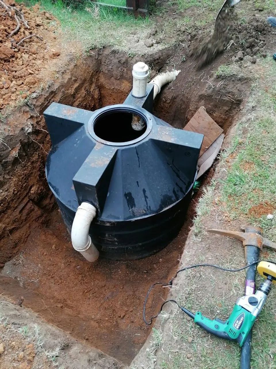 ESCAVAÇÃO E INSTALAÇÃO DE FOSSA SÉPTICA E BIODIGESTORES  - Foto 2