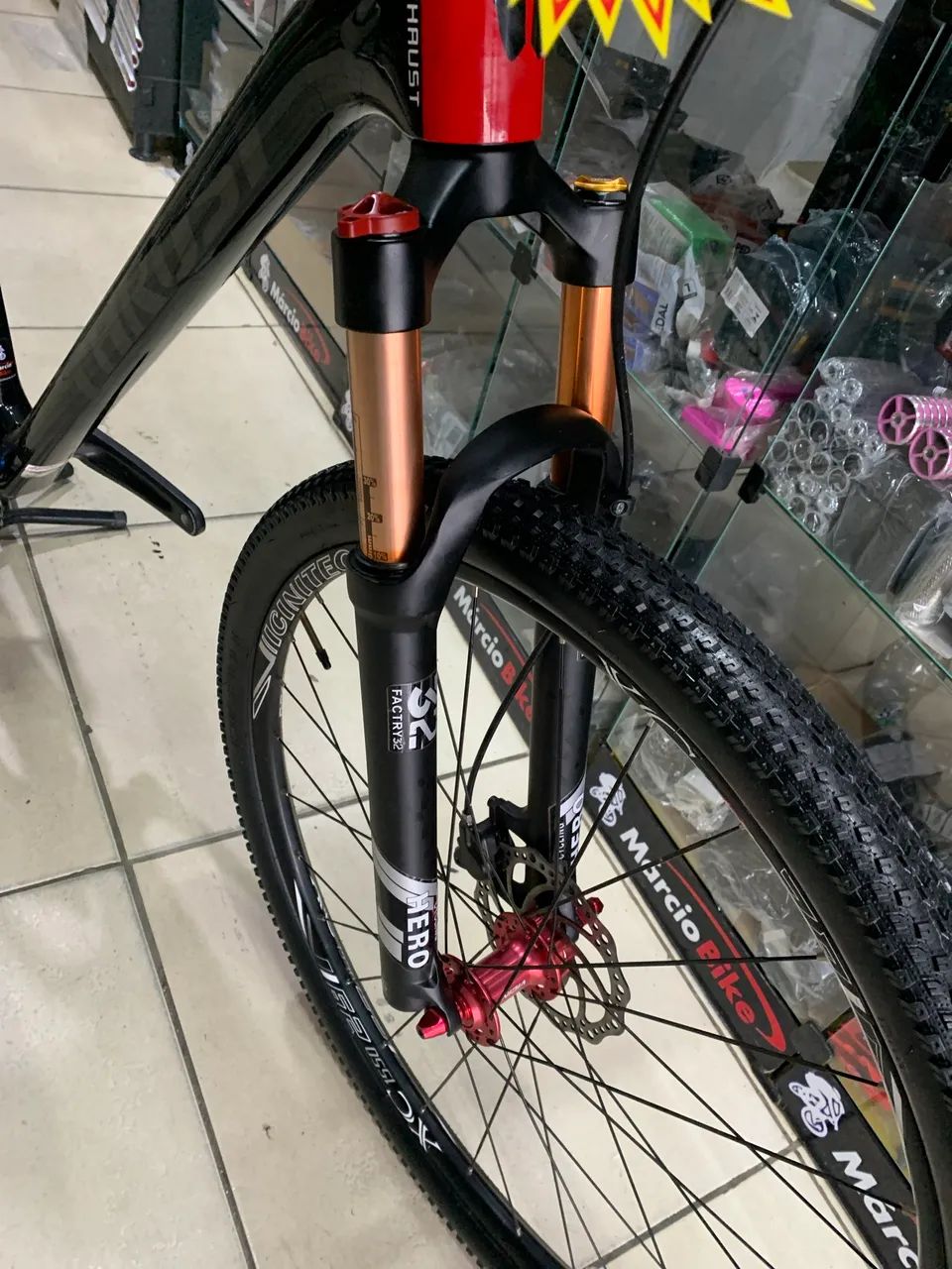 Bicicleta aro 29 Thrust Monocoque Design - Foto 4