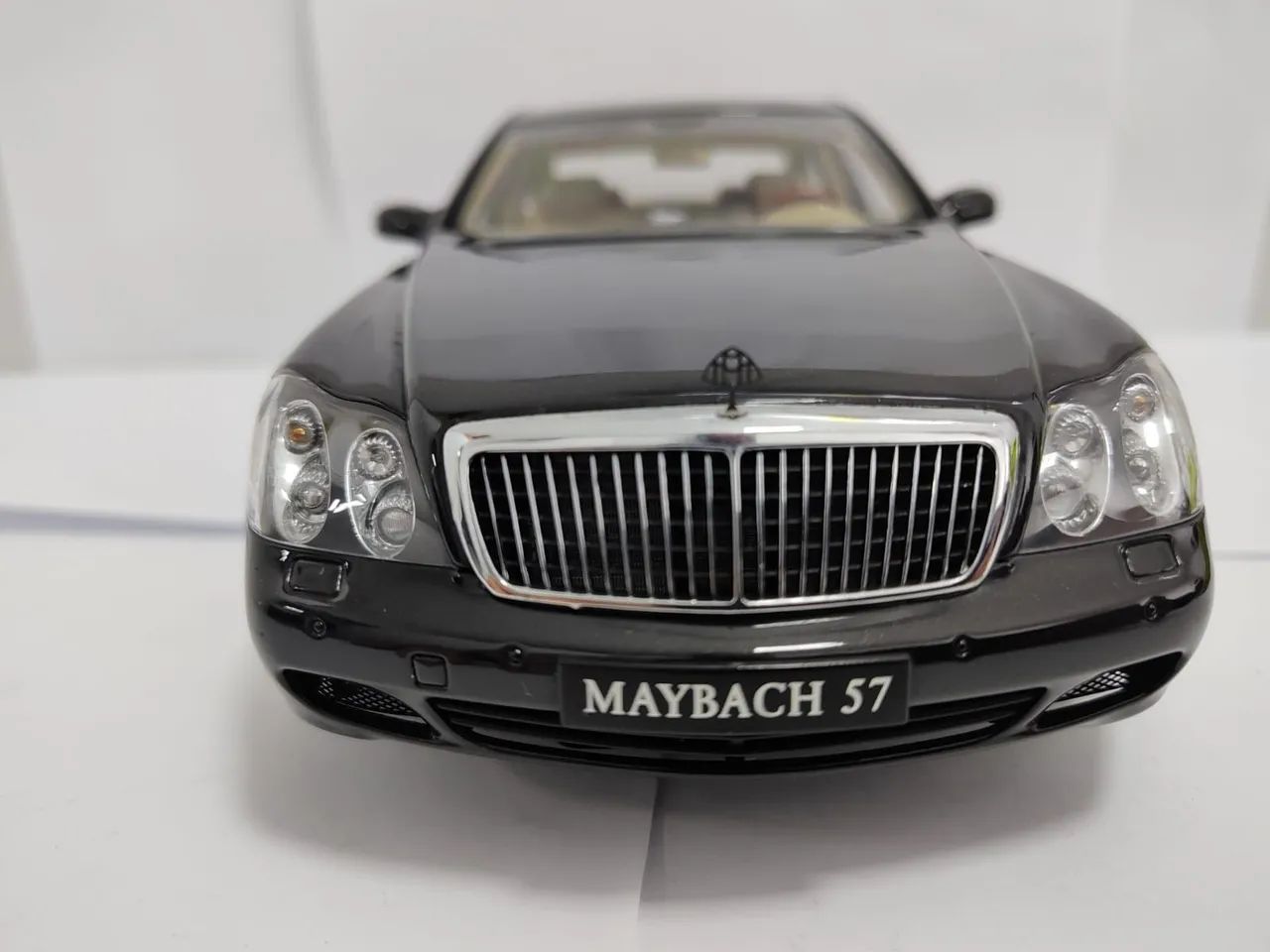 ミニカー AUTOart Mercedes Maybach 57 1/18 Miniatura Mercedes Benz Maybach 57 1/18 - Hobbies e coleções
