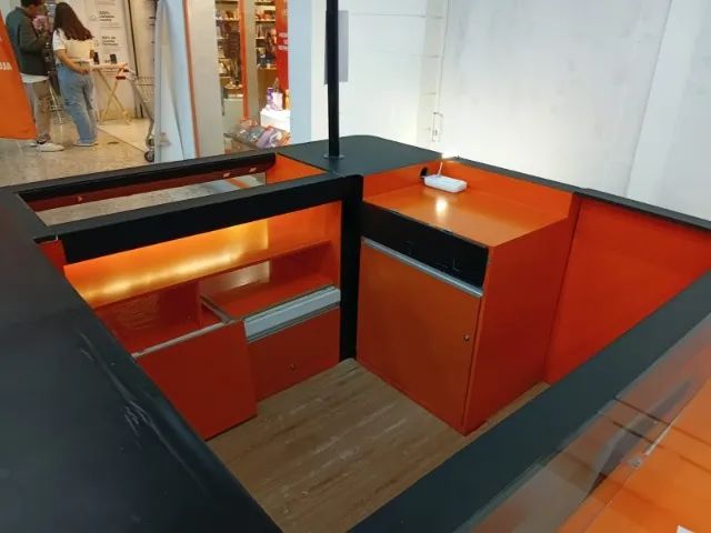 Balcão Quiosque Estande Expositor Com Vitrine Vidro - Foto 5