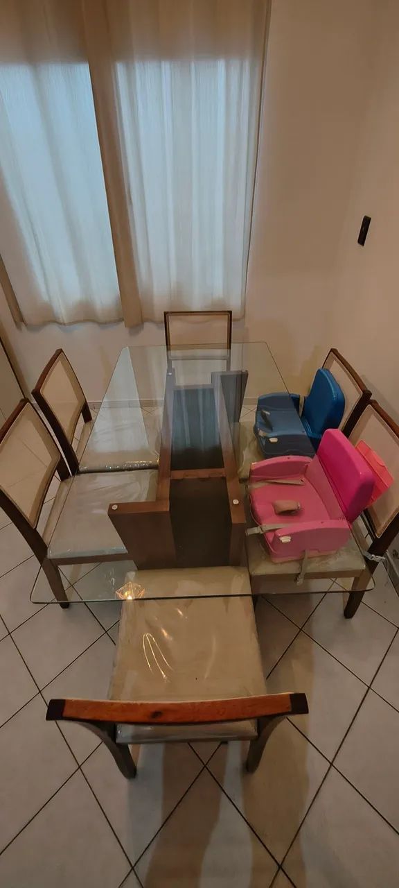 Mesa de jantar com tampo de vidro em ótimo estado. - Foto 5